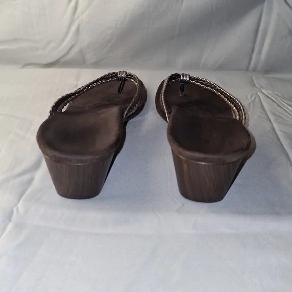 Vionic Women's Braided Thong Sandals in Metallic Silver - Picture 4 of 6